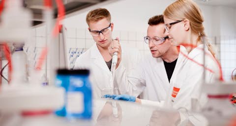 Drei Laboranten Drei Laboranten