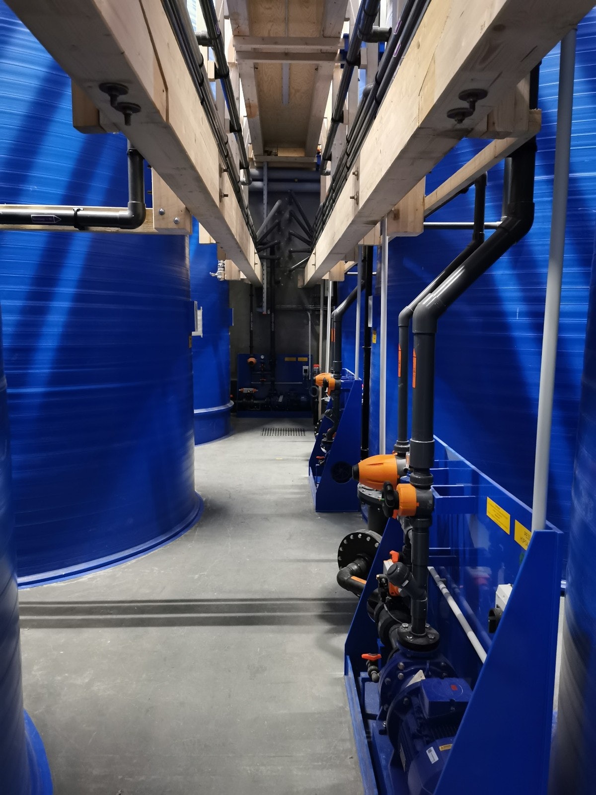 Storage for cold-sensitive substances The storage and container filling for cold-sensitive substances.