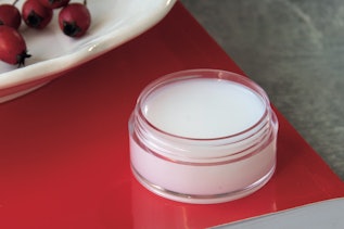 Bio-Kosmetik weiße Creme Bio-Kosmetik weiße Creme