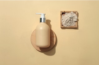 Cosmetic powder, flask and grain Cosmetic powder, flask and grain