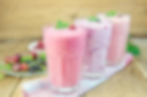 Milchshakes mit Früchten Milchshakes mit Früchten