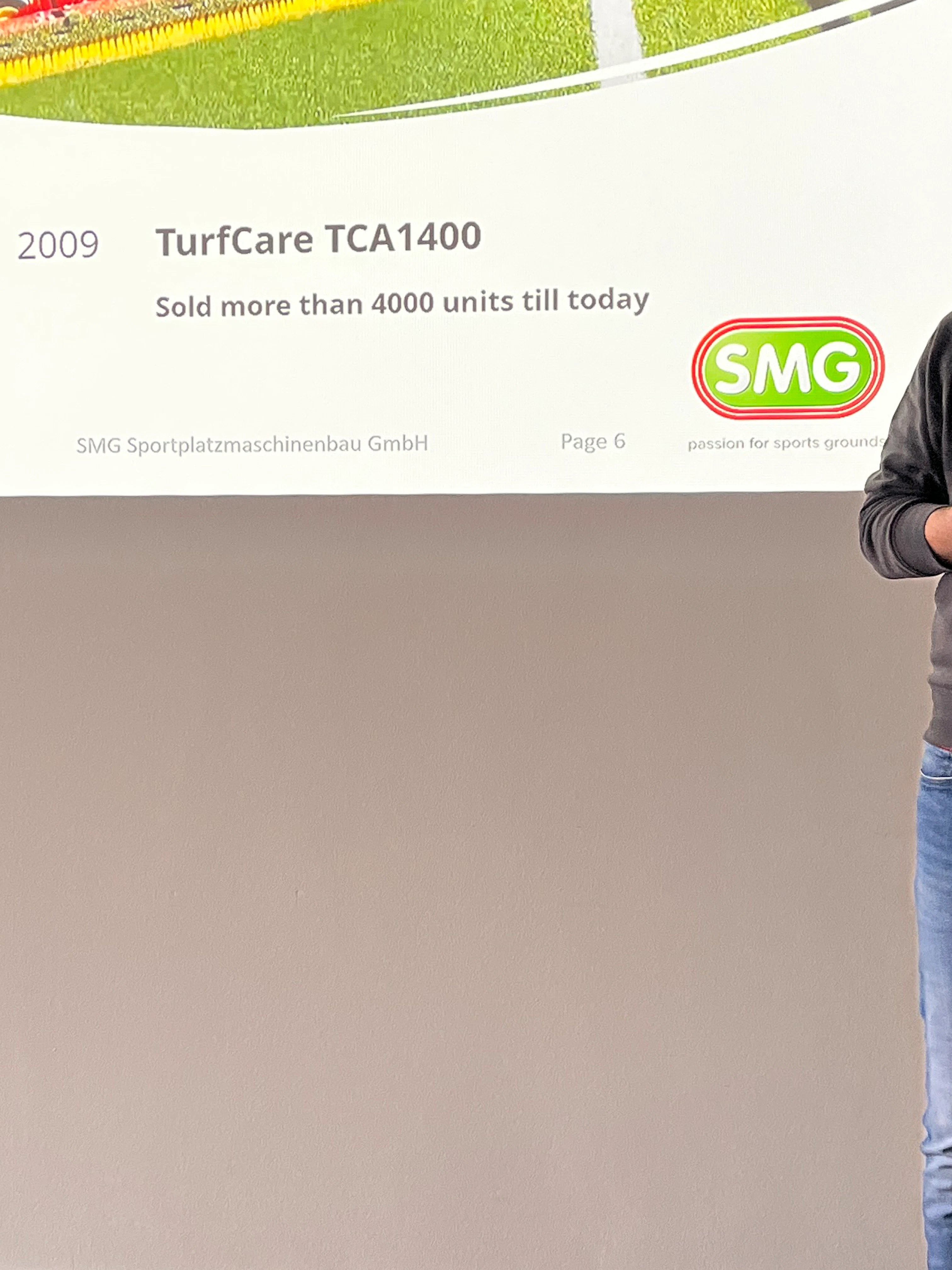 Presentation von SMG durch Jochen Saumweber Jochen Saumweber hält eine Präsentation über SMG während eines STOCKMEIER Urethanes events