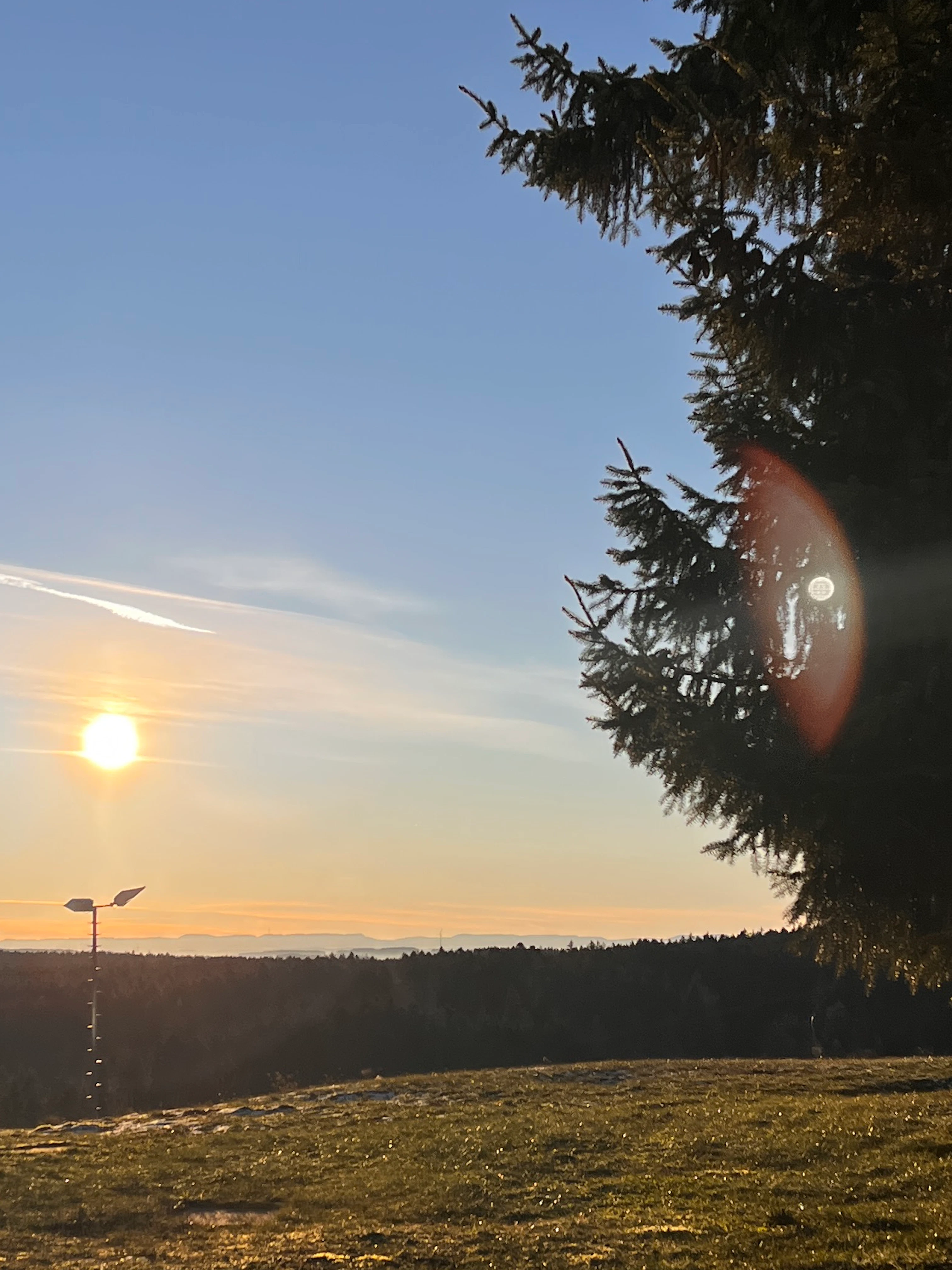 Sonnenuntergang am Hotel Lauterbad Blick über das Land am Hotel Lauterbad während des Sonnenuntergangs