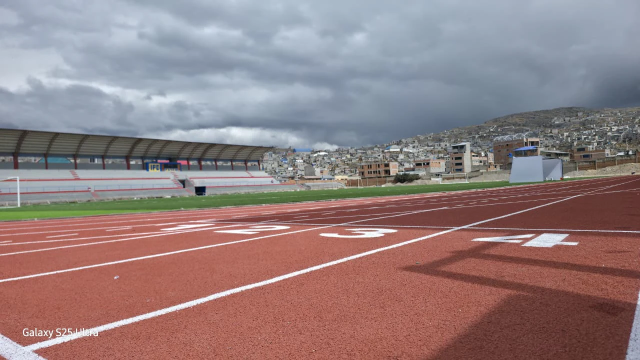 Stobitan® SW Track Surface – Estadio Daniel Alcides Carrión Close-up of the red Stobitan® SW running track surface and lane markings at Estadio Daniel Alcides Carrión in Peru.